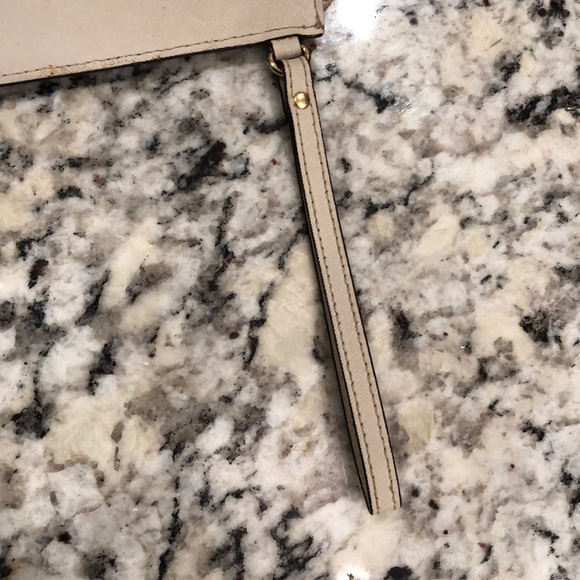 Michael Kors cream studded clutch/wristlet - Picture 4 of 8